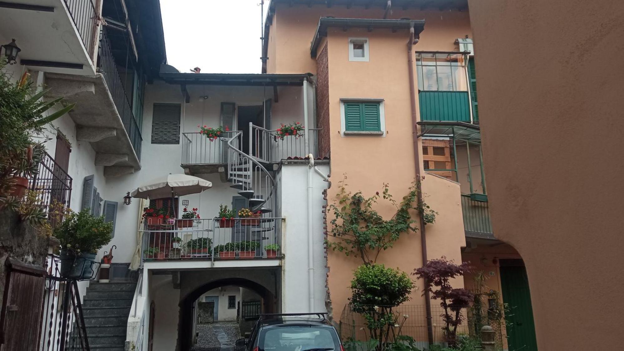 Casa Vacanze Scent Of Roses Verbania Buitenkant foto