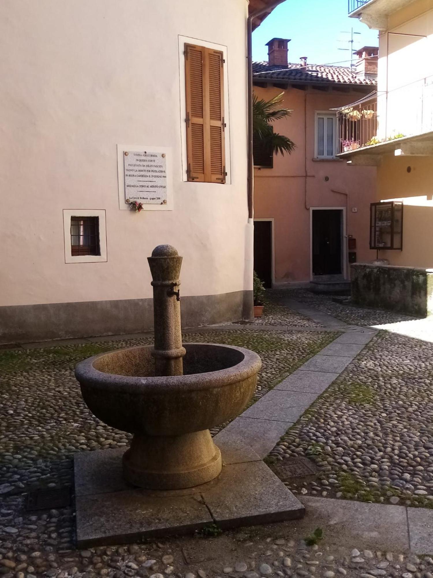Casa Vacanze Scent Of Roses Verbania Buitenkant foto